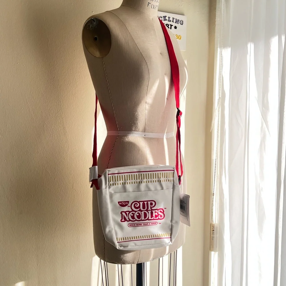 NWT Nissin Cup Noodles White Crossbody Bag & Pouch Set